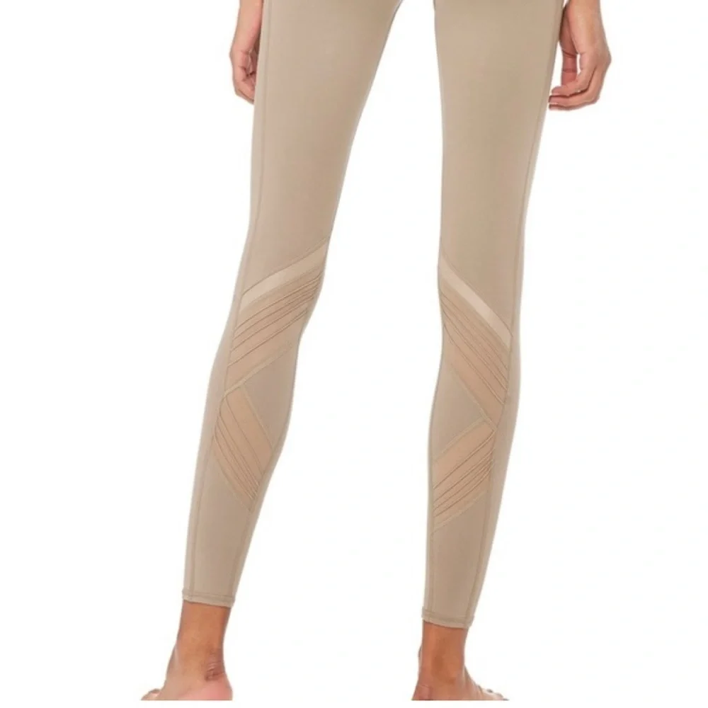 Alo Yoga Women's Ultimate High Waist High Waist Moto Leggings